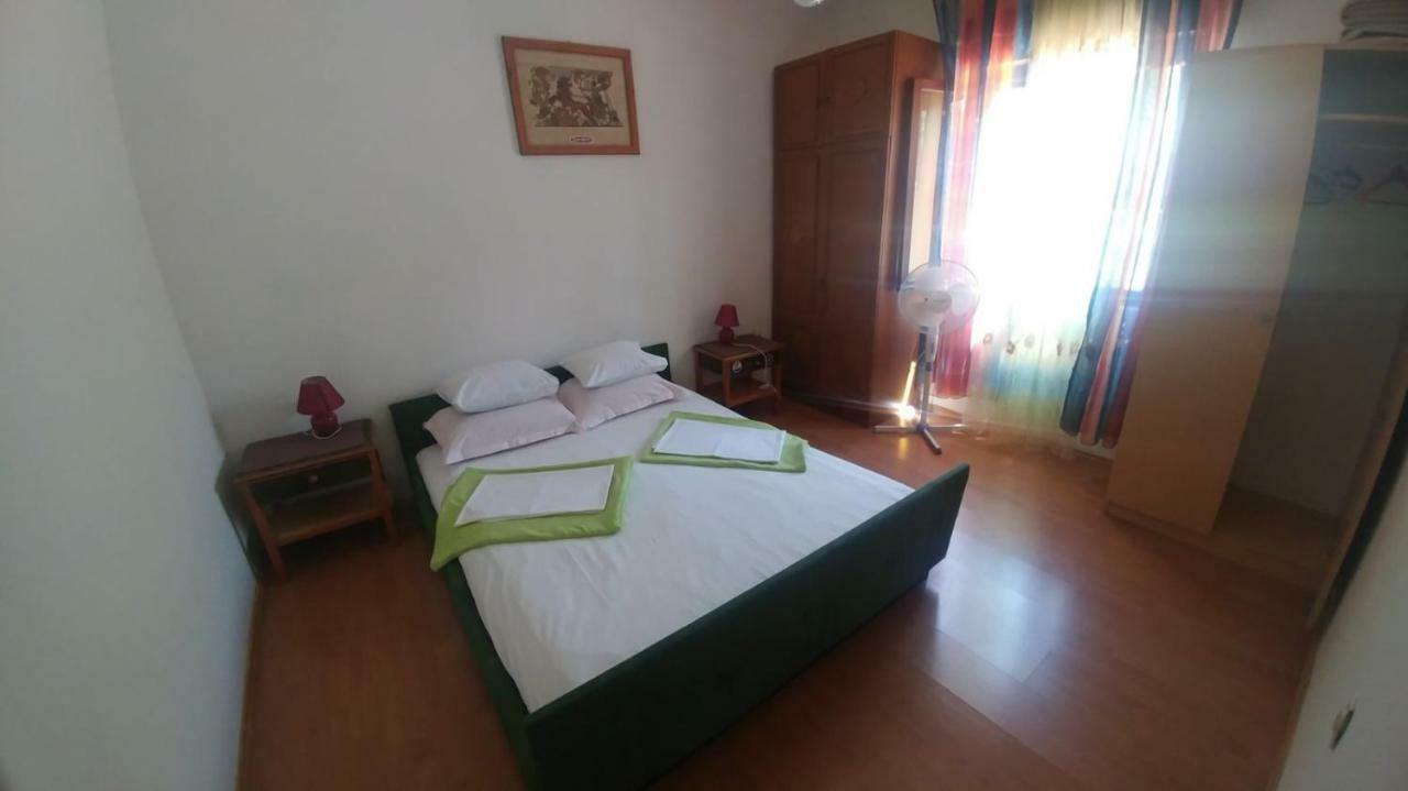 Family Apartment Near Beach Biograd Na Moru Exterior photo